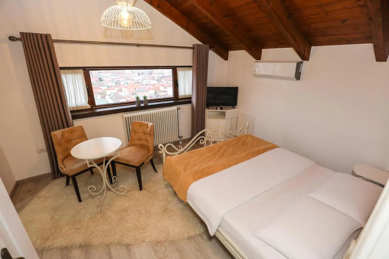 Bujtina Oxhaku Hotel Korce 4*,