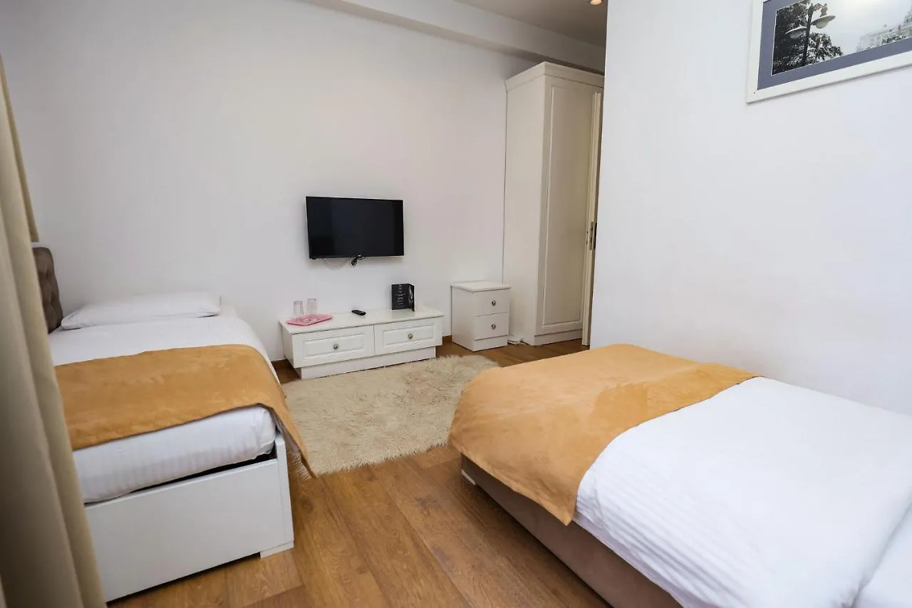 Bujtina Oxhaku Hotel Korce 4*,