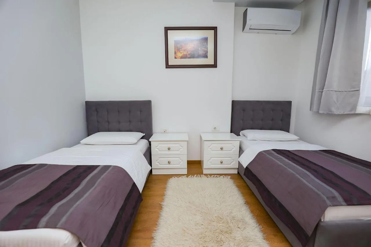 Bujtina Oxhaku Hotel Korça Albánia