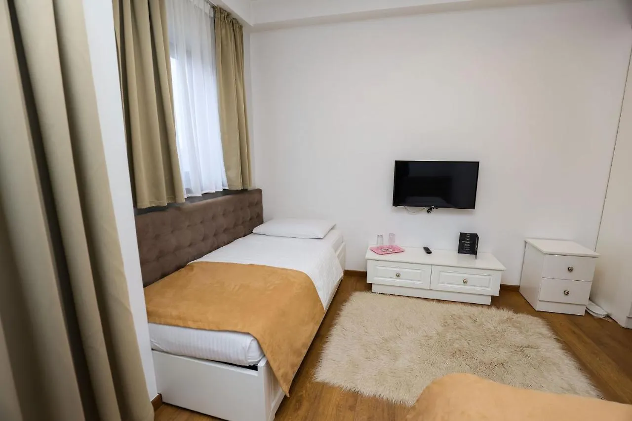 Bujtina Oxhaku Hotel Korce 4*,